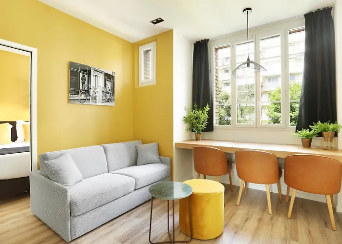 Yays Zola By Numa Париж